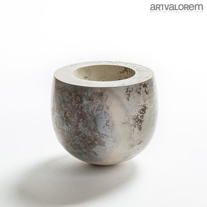 null AZAIS Jean-Paul (born in 1952)

"The nest".

Cup in terra sigillata with double...