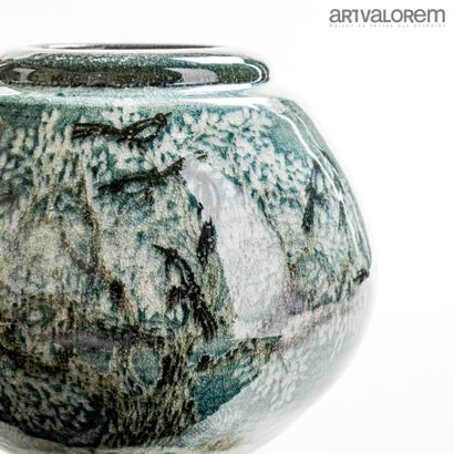 null DEBIEN François (born in 1959)

Stoneware ball vase with a large hemmed neck...