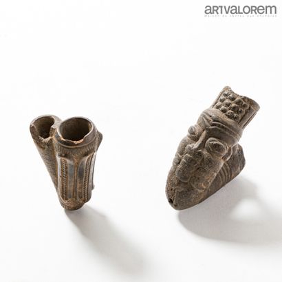 null Set of two BAMILEKE clay pipe stoves (Cameroon)

L. 14 and 11 cm

(Chips and...