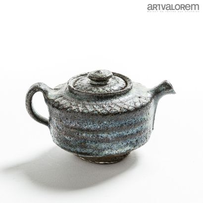 null ERIKSEN Gutte (1918-2008)

Black glazed stoneware teapot with blue glaze and...