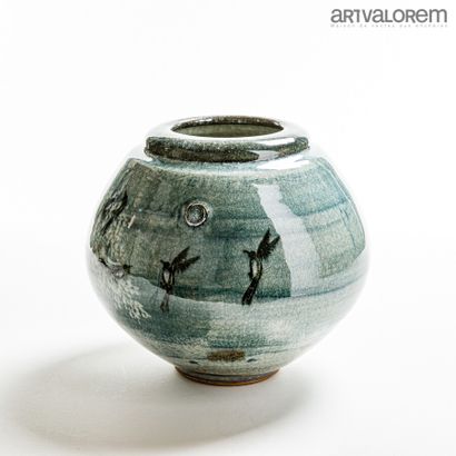 null DEBIEN François (born in 1959)

Stoneware ball vase with a large hemmed neck...