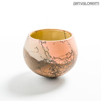 null BROTBEK Regula (born in 1958)

Ovoid bowl in polished and smoked clay with pink...