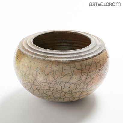 null BUTHOD GARCON Gisèle (née en 1954)

Grand pot en grès raku enfumé à glaçure...