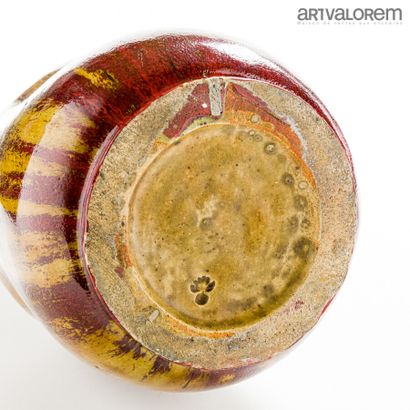 null PIERRE-ADRIEN DALPAYRAT (1844-1910) 

Important vase cylindrique sur talon en...