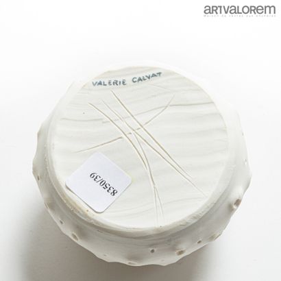 null CALVA Valérie (XXe-XXIe)

Petite coupe resserrée en biscuit de porcelaine à...