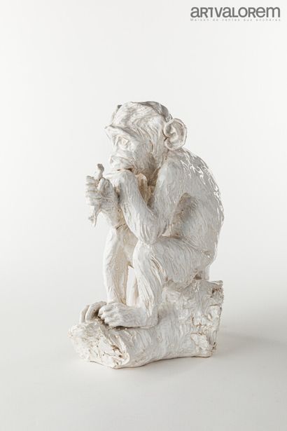 null GOURDON Jean-Paul (né en 1956)

Grand singe assis en faïence émaillée blanc.

Signé...
