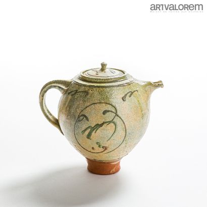 null SALMONA Paul (born 1955)

Teapot on pedestal in glazed stoneware decorated with...