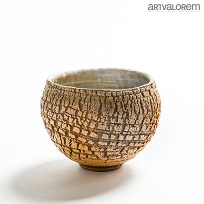 YANG Seungho (born 1955) 
Stoneware bowl...