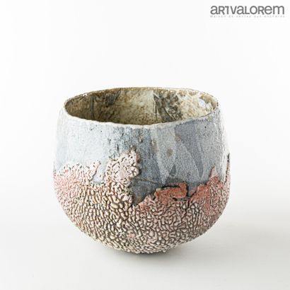 null CHAMPY-SCHOTT Nani (born in 1959)

Important cup in raku stoneware with enamelled...