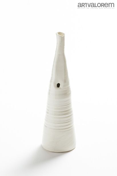 FUTAMARA Yoshimi (née en 1959) 
Vase bouteille...