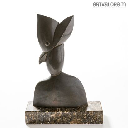 null SILVA Julio (1930-2020)

"Le perroquet de la capitaine", sculpture en bronze...