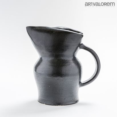 null SUZANNE RAMIÉ (1905-1974) & ATELIER MADOURA VALLAURIS

Turned ceramic pitcher...