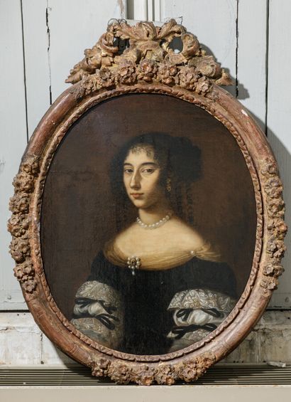 null Ecole du XVIIème siècle.

Portrait de dame de qualité

Huile sur toile ovale,...