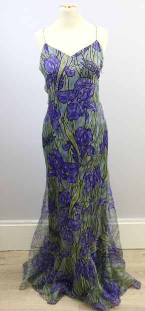 null CHRISTIAN DIOR

Robe longue en mousseline de soie imprimée d'Iris bleus et libellules,...