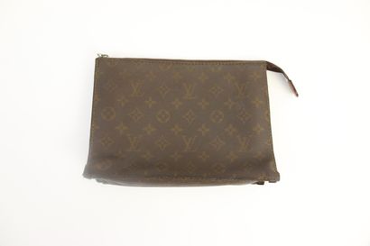 null LOUIS VUITTON 

Pochette en toile monogram, se fermant par un zip

18,5 x 25,5...