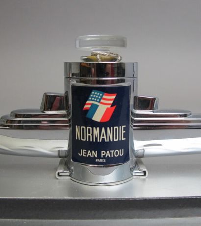 null Jean Patou - "Normandie" 1935 

Réédition de 1998 du flacon paquebot en zamak...