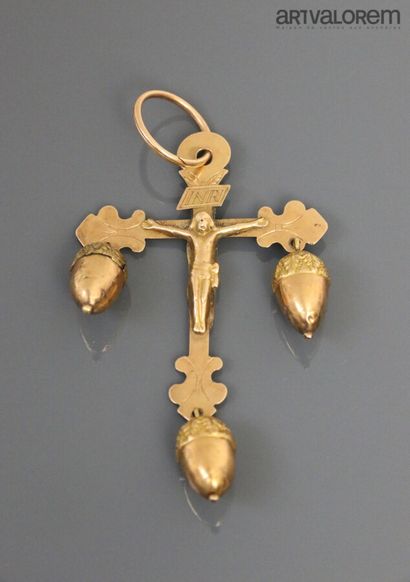 null Pendant cross in yellow gold 750°/°° Christ on the cross and virgin on the obverse,...