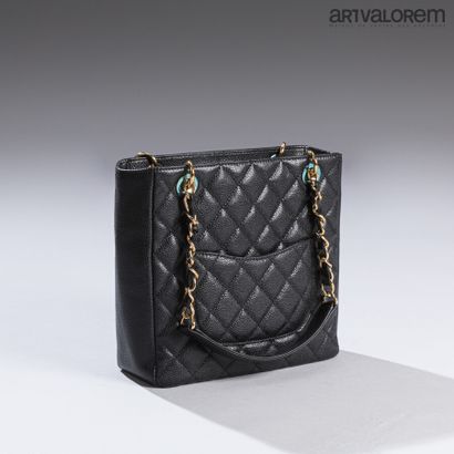 null CHANEL PARIS 

Black grained calfskin tote bag

2 chain handles intertwined...