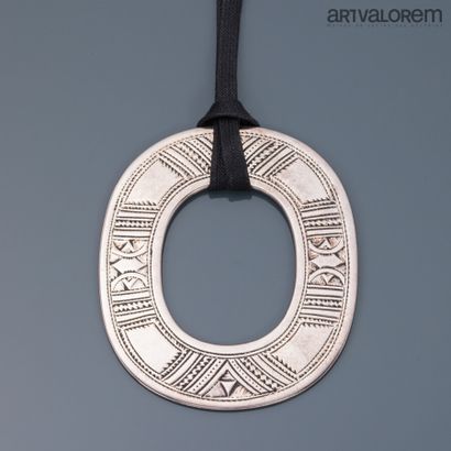 null HERMÉS Paris, Made in Niger - Touareg Line

Silver pendant 925°/°°° chased with...