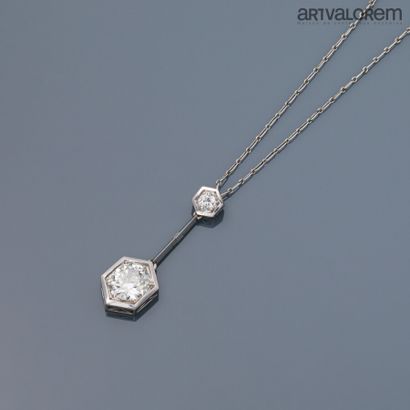 null Pendant in platinum 800°/°° composed of two hexagonal motifs adorned with old...