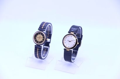null BALMAIN Paris

Quartz wristwatch, attached 

DUNHILL

Wrist watch with date...