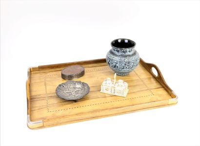 null Miscellaneous lot including :

- A double porcelain inkwell with polychrome...