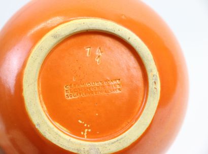 null ELCHINGER Fils

Ceramic art

Orange glazed stoneware vase with double bulge

Signed

H....