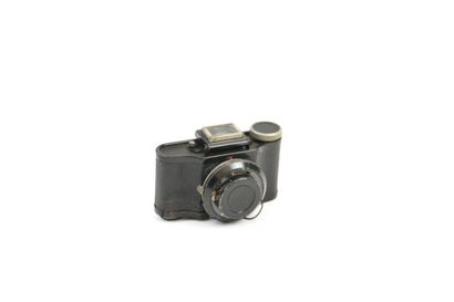 null LYPAR Anastatigmat light

Miniature camera in its pouch.
