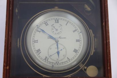 null Thomas MERCER St Albans, England. Chronomètre de marine dans sa caisse en bois...