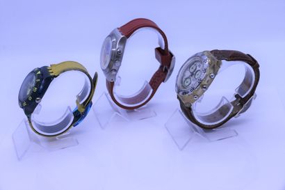 null SWATCH

Three watches including two chronos.

(two bracelets worn)