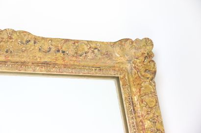 null Carved and gilded wood mirror frame

19th century

71 x 50 cm

Modern glass