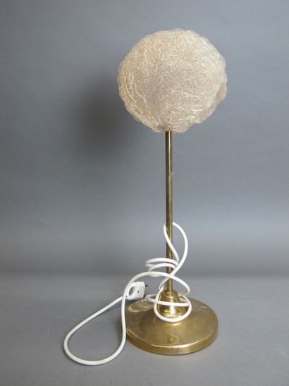 null Andrea SALVETTI

A "Cavolo".

Lamp in brass and resin.

48 x 18 cm. 

Accid...