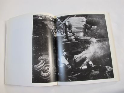 CHRIS KILLIP Chris KILLIP, "Vague à l'âme", Nathan Image, Paris, 1989, 96 pages.

PROVENANCE...