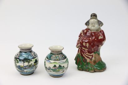 null JAPON, Période Medji (1868- 1912 ) 

Lot de trois céramiques

- Une paire de...