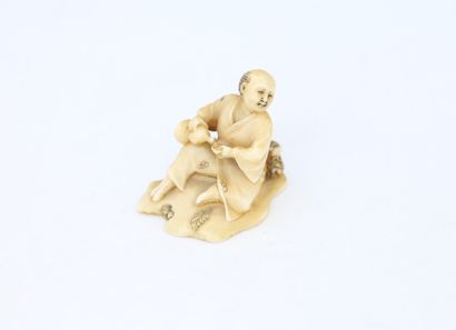 null JAPON, période Meiji (1868-1912)

Petit okimono en ivoire dans le style des...