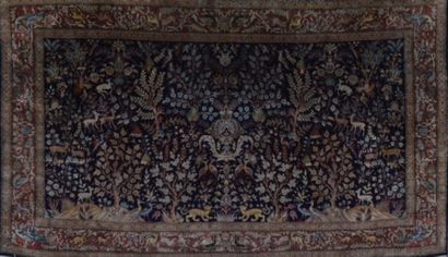 null Grand, fin et original Sino Tabriz vers 1975/1980.

Velours en soie sur fondations...