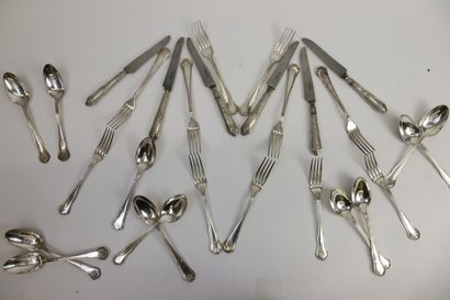 null Set of silver plated cutlery including: filets, dessert forks, coffee spoons,...