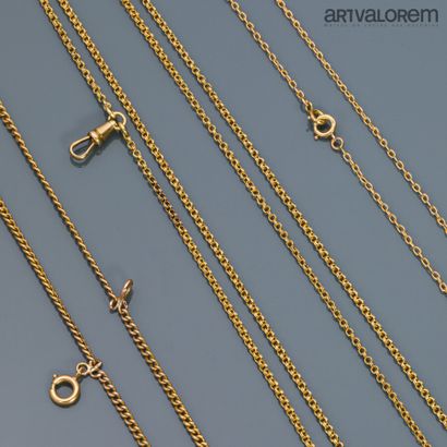 null Two watch chains and one chain in yellow gold 750°/°°.

Total weight: 25,3 ...