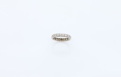 null American wedding band in white gold 750°/°° set with 8/8 cut diamonds.

TDD:...