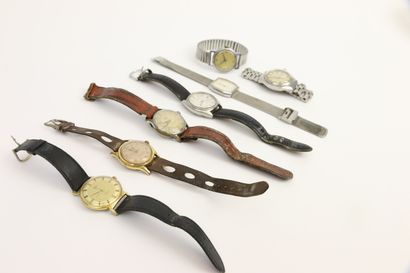 null Lot of 7 men's watches

SEIKO steel, automatic movement, date.

WITT. Steel...