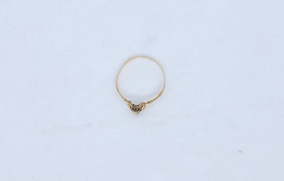 null Ring in yellow gold 750°/°° set with a rose-cut diamond. 

TDD: 60

Gross weight:...