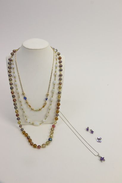 null Set of silver and stones in the imitation of amethyst including: necklace, pair...
