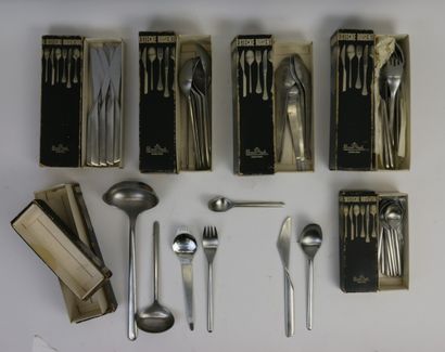null * Rosenthal. Bestecke. 

Metal cutlery set including: 12 knives, 9 forks, spoons,...
