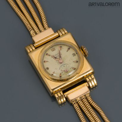 null ROYCE circa 1940

Montre de dame en or jaune 750°/°°, lunette de forme carrée,...