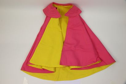 Bullfighter's cape in pink and yellow cotton,...