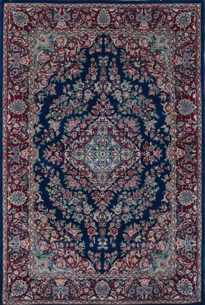 null Late Indian Kashmir circa 1980.

Midnight blue field with a large central medallion...