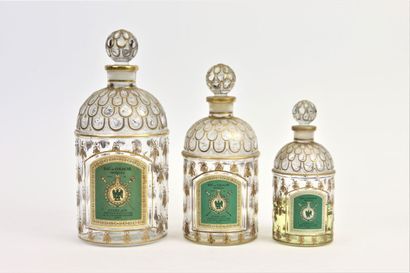 null Guerlain - " Eau de Cologne Impérial " (1853)

Trois flacons en verre incolore...