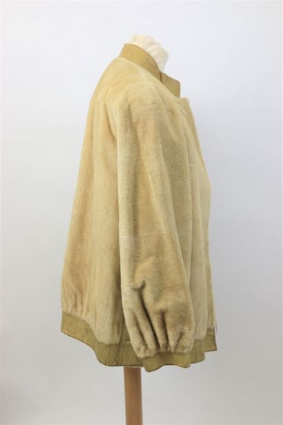 null 
Jacket in light mink, officer collar, side bands, cuffs and edge in yellow...