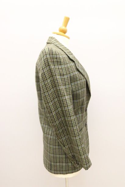 null BURBERRYS'

Wool jacket with green, beige, brown and blue tartan pattern, closing...