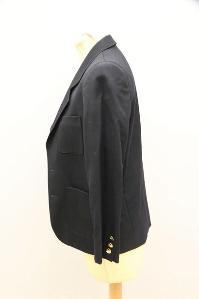 null BURBERRY'S



Navy blue wool Blaser with two button closure, two patch pockets...